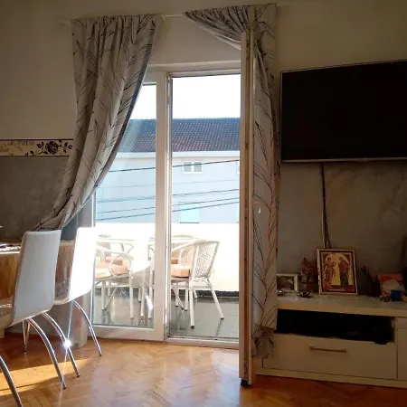 Olea Hostel *